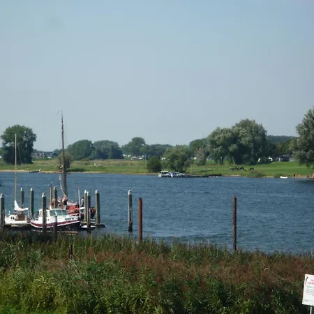 Bed & Breakfast La Cigale 4*